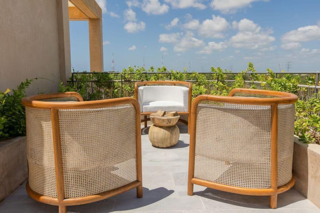 Balcony 4